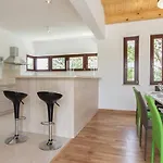 ヴィラ Dora In Istria Kids Friendly With Private Pool And Playground For 10 Persons Svetvinčenat