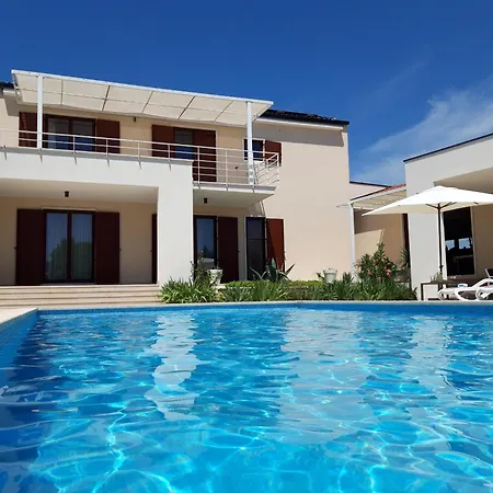 Dora In Istria Kids Friendly With Private Pool And Playground For 10 Persons * Svetvincenat