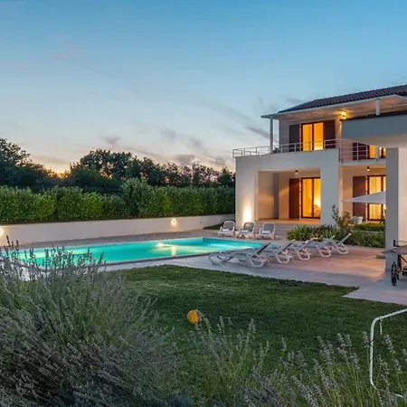Dora In Istria Kids Friendly With Private Pool And Playground For 10 Persons *