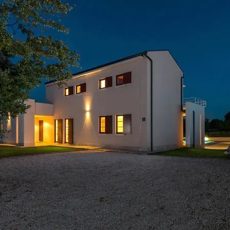 Dora In Istria Kids Friendly With Private Pool And Playground For 10 Persons * Svetvincenat