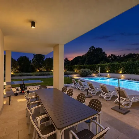 Dora In Istria Kids Friendly With Private Pool And Playground For 10 Persons Vila *