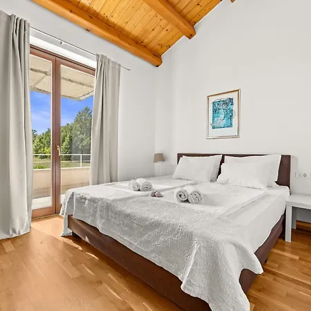 Vila Dora In Istria Kids Friendly With Private Pool And Playground For 10 Persons *