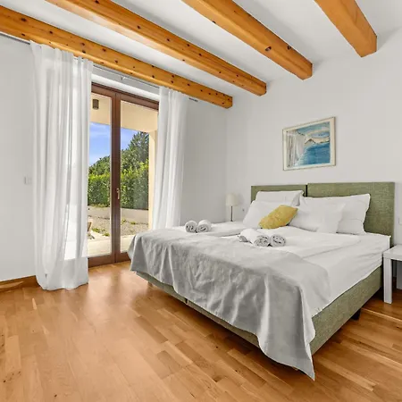 Vila Dora In Istria Kids Friendly With Private Pool And Playground For 10 Persons Svetvincenat