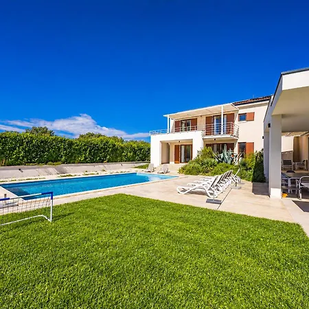 Vila Dora In Istria Kids Friendly With Private Pool And Playground For 10 Persons Svetvincenat